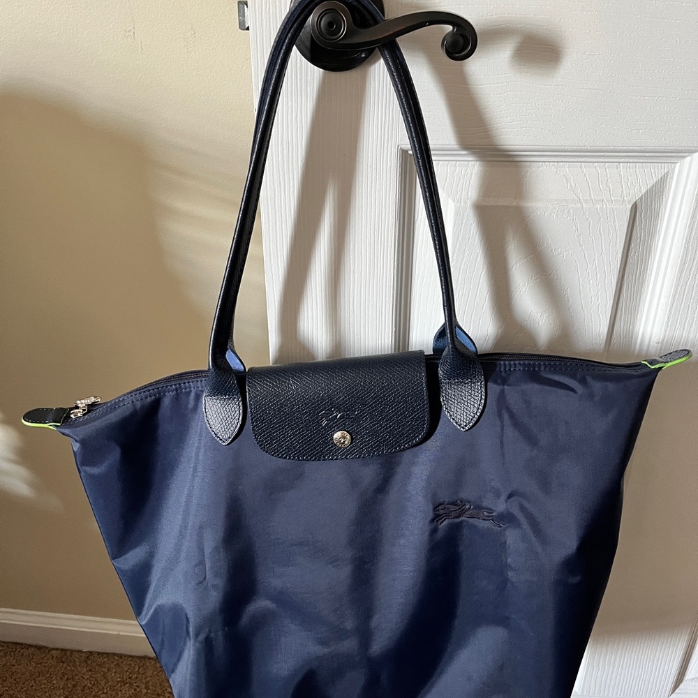 Longchamp Large Le Pliage Tote. Dark Blue. EUC. 12x12x7.